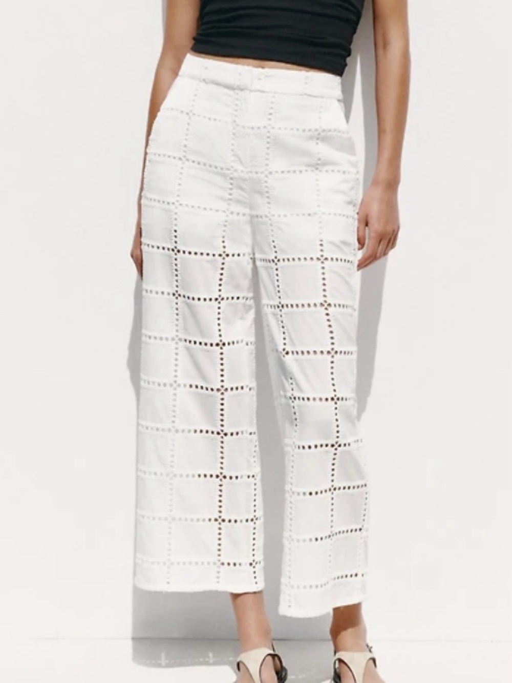 Zara Straight Leg White Embroidery Pants Size Medium, Cotton NWT